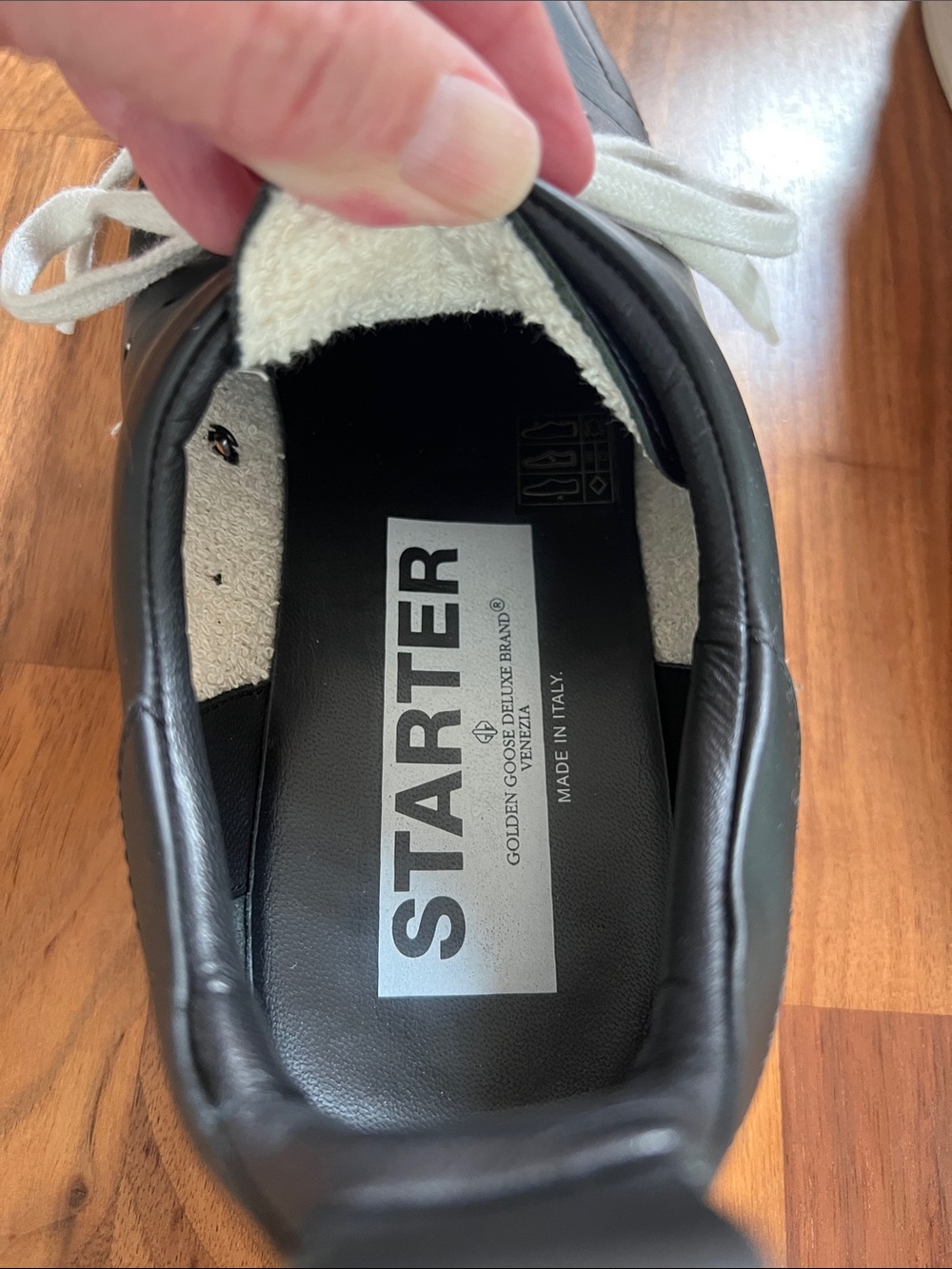 Golden Goose Black Leather Low-Top Sneakers with White Laces - Picture 2 of 7